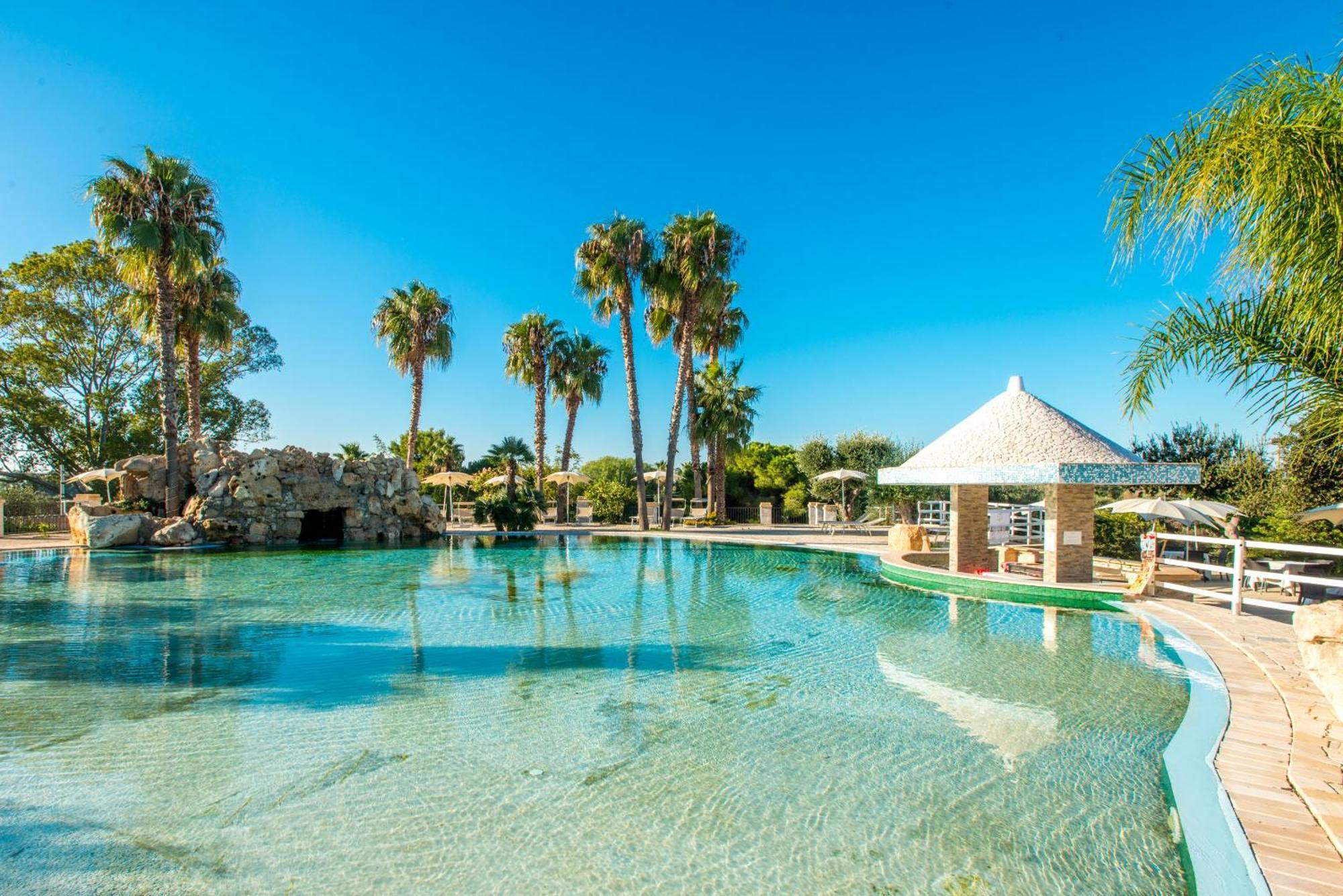 Eden Resort Country أُجينتو المظهر الخارجي الصورة