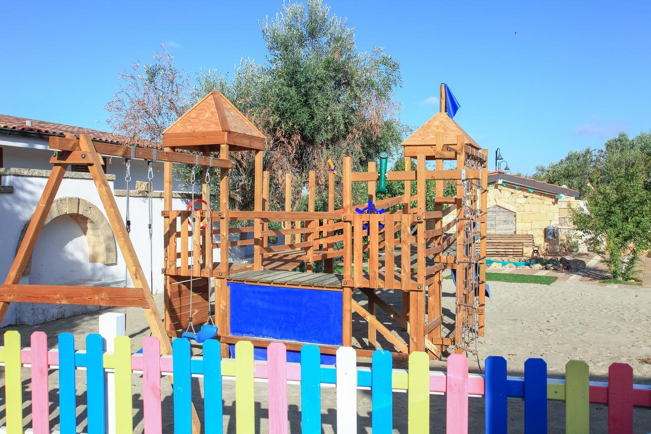 Eden Resort Country أُجينتو المظهر الخارجي الصورة