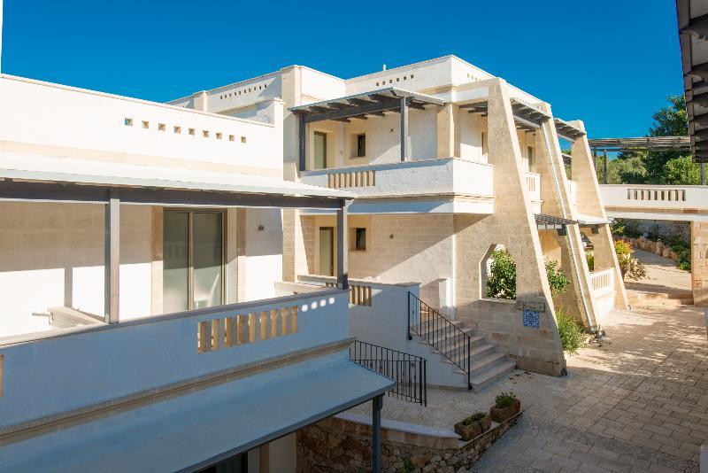 Eden Resort Country أُجينتو المظهر الخارجي الصورة