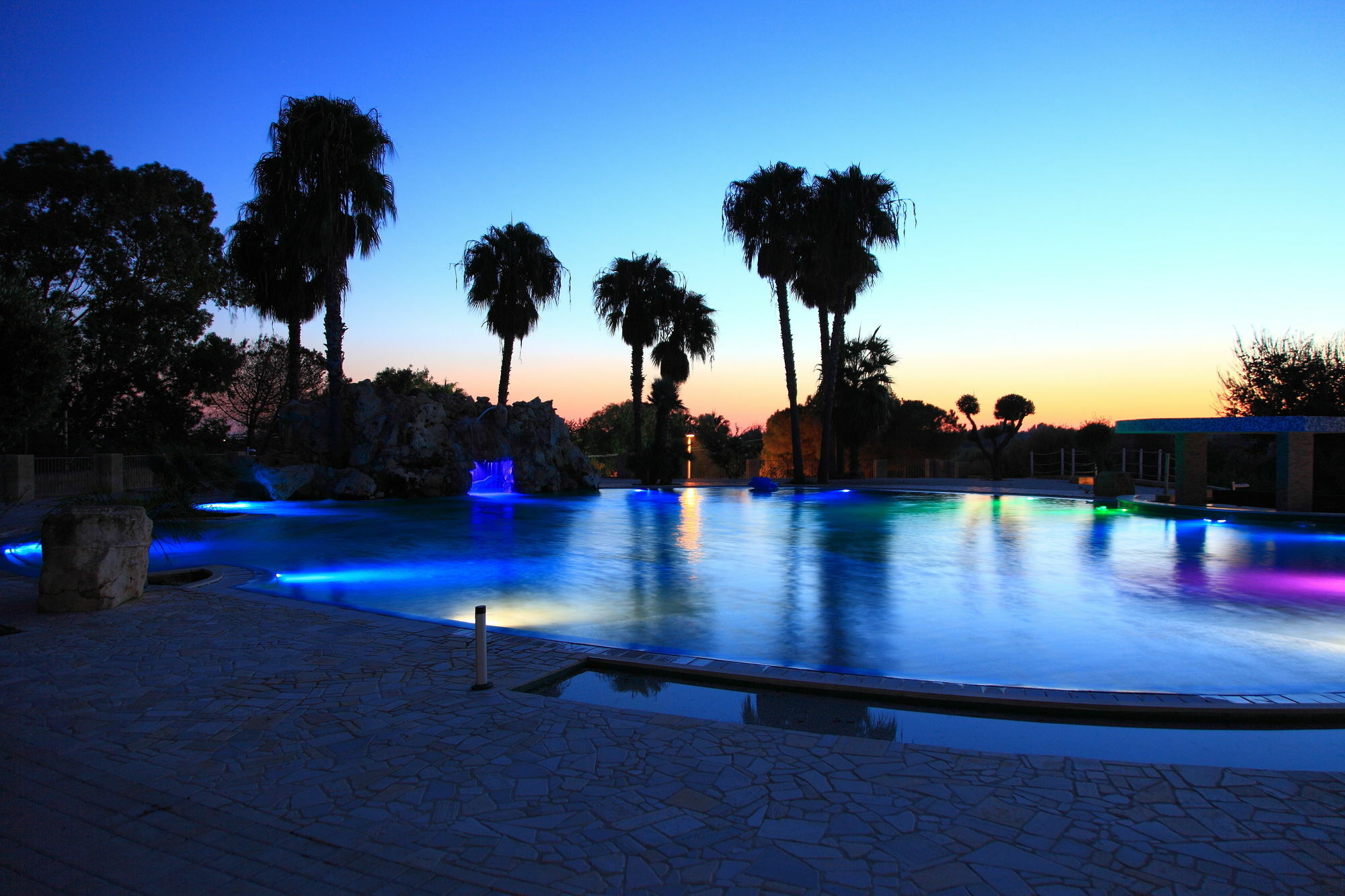 Eden Resort Country أُجينتو المظهر الخارجي الصورة