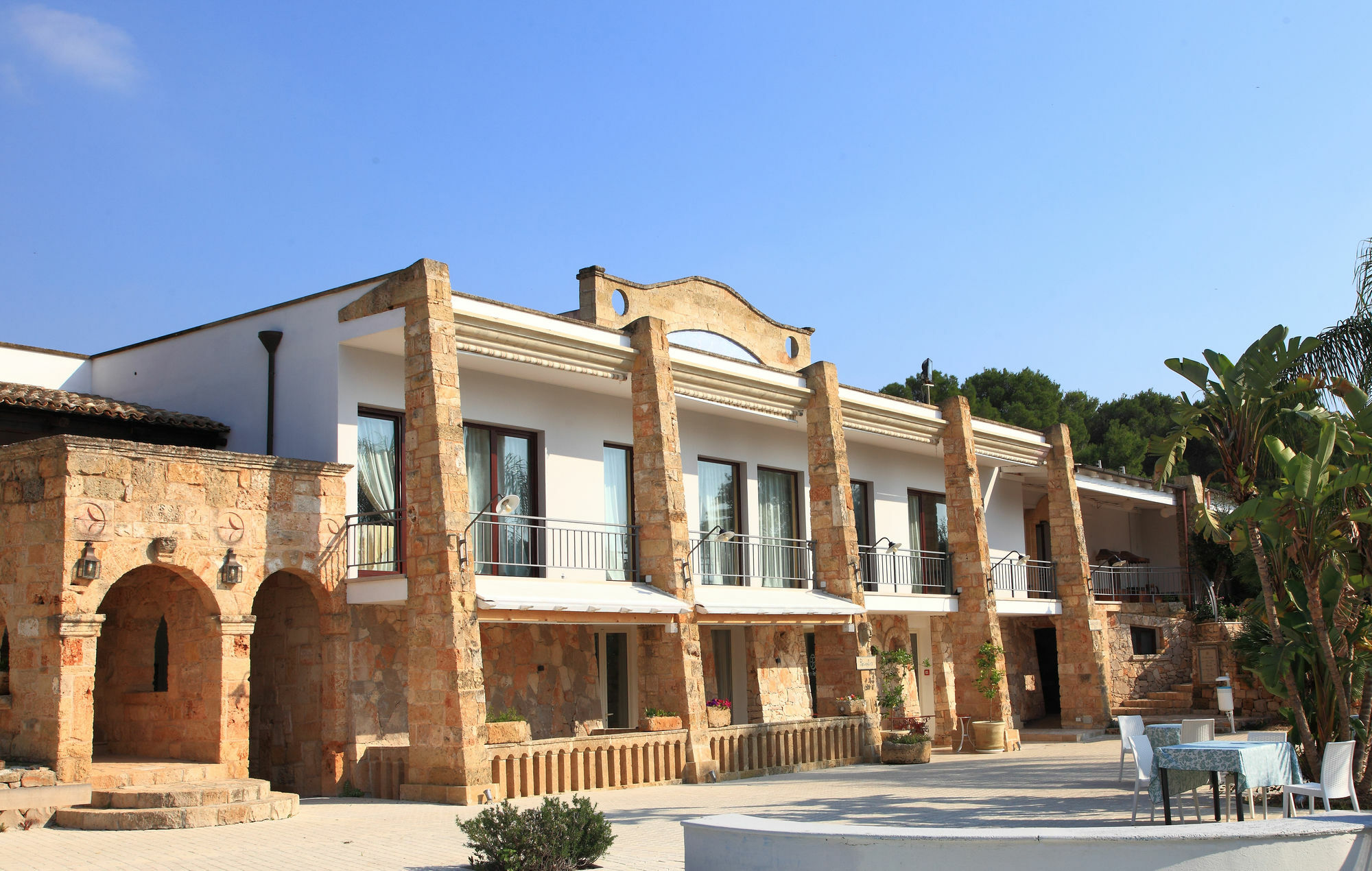 Eden Resort Country أُجينتو المظهر الخارجي الصورة